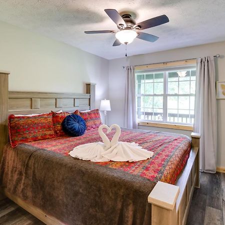 Sevierville Cabin With Private Hot Tub And Fire Pit 外观 照片