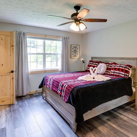 Sevierville Cabin With Private Hot Tub And Fire Pit 外观 照片