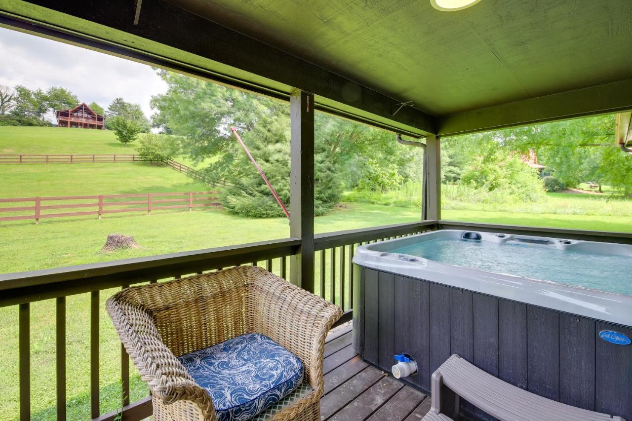 Sevierville Cabin With Private Hot Tub And Fire Pit 外观 照片